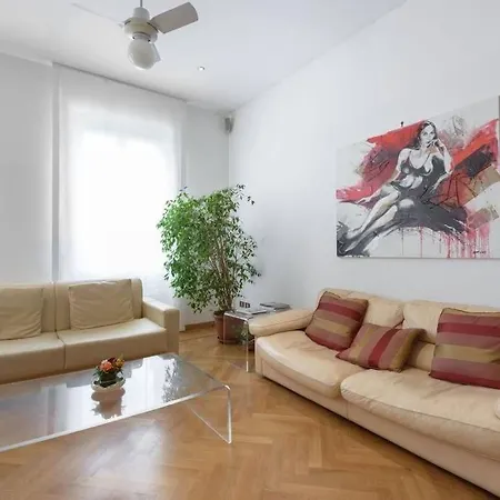 Vatican Ideal For Family/couple, A/c, Jacuzzi Apartamento